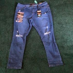 Curvy distressed jeans